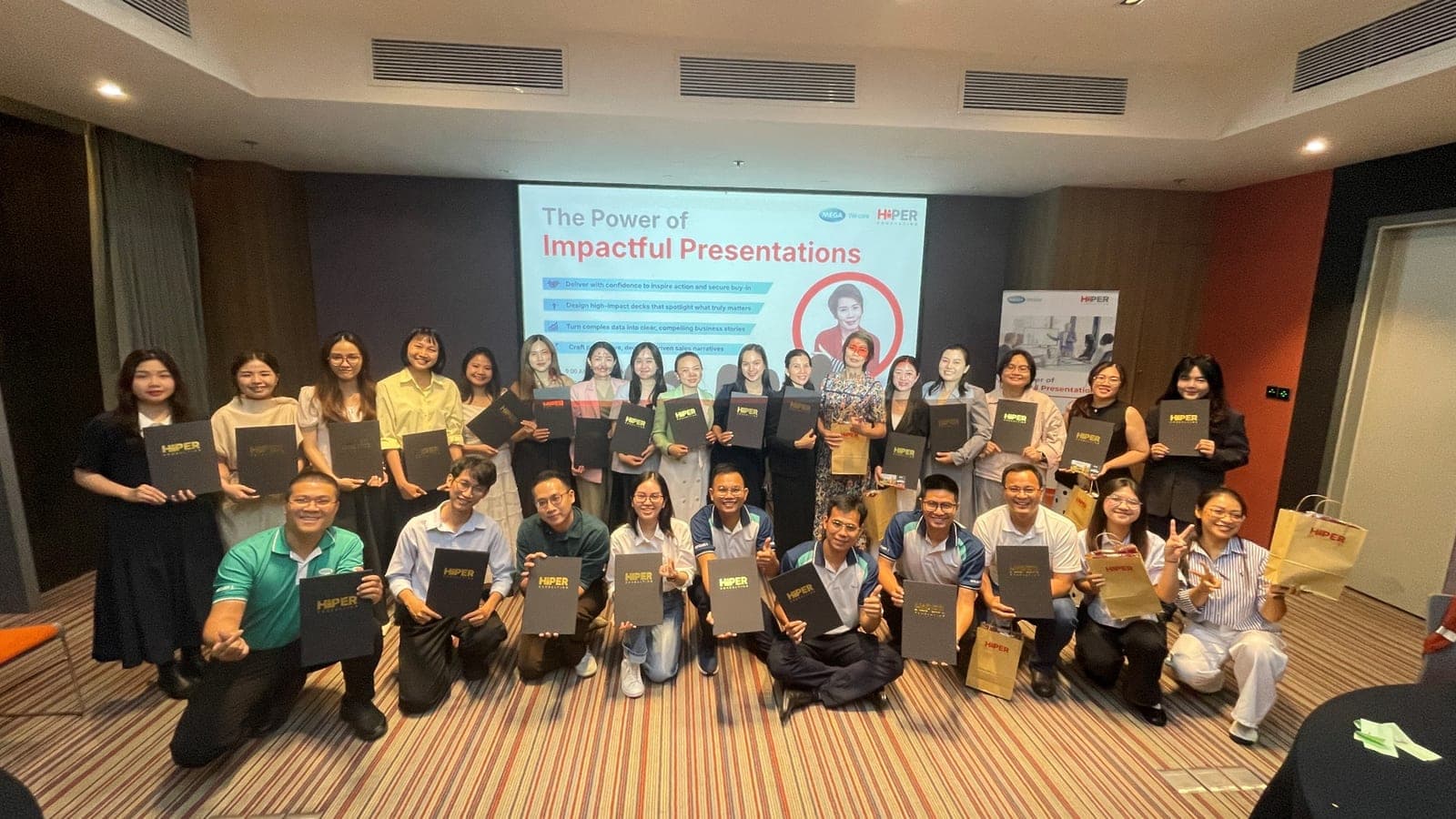 Group photo from the Data-Driven Sales Storytelling program